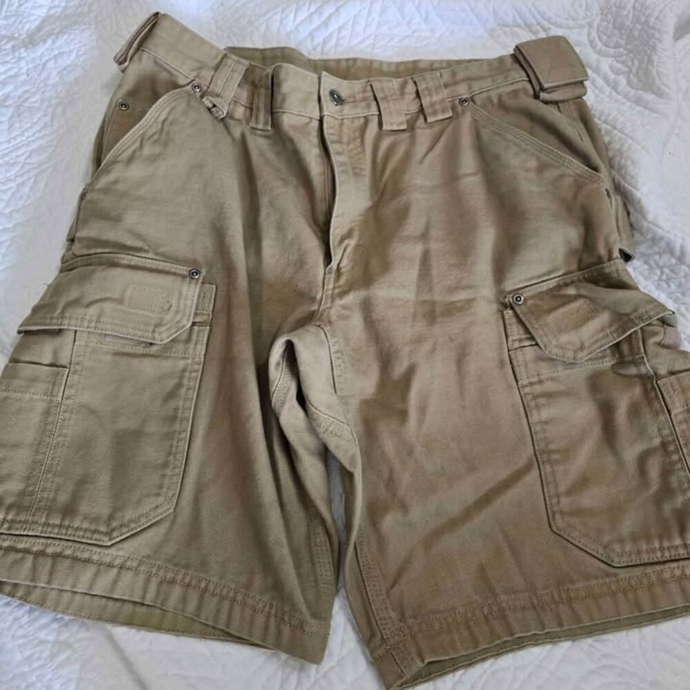 Duluth Trading Company men's Utility Cargo Shorts